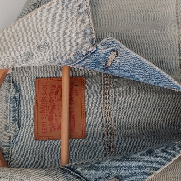 Vintage Levi's 100% Cotton Rigid Denim Longline Trucker Jacket Large GUC - Picture 2 of 12